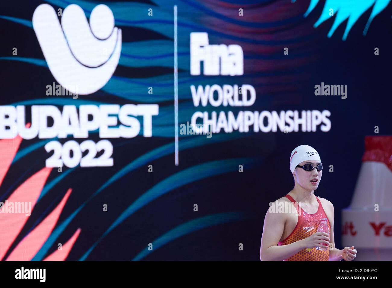 Budapest, Ungarn. 22.. Juni 2022. Zhang Yufei aus China reagiert vor dem Frauen-Schmetterlingsfinale 200m bei der FINA-Weltmeisterschaft 2022 in Budapest in der Duna Arena, Ungarn, 22. Juni 2022. Quelle: Meng Dingbo/Xinhua/Alamy Live News Stockfoto