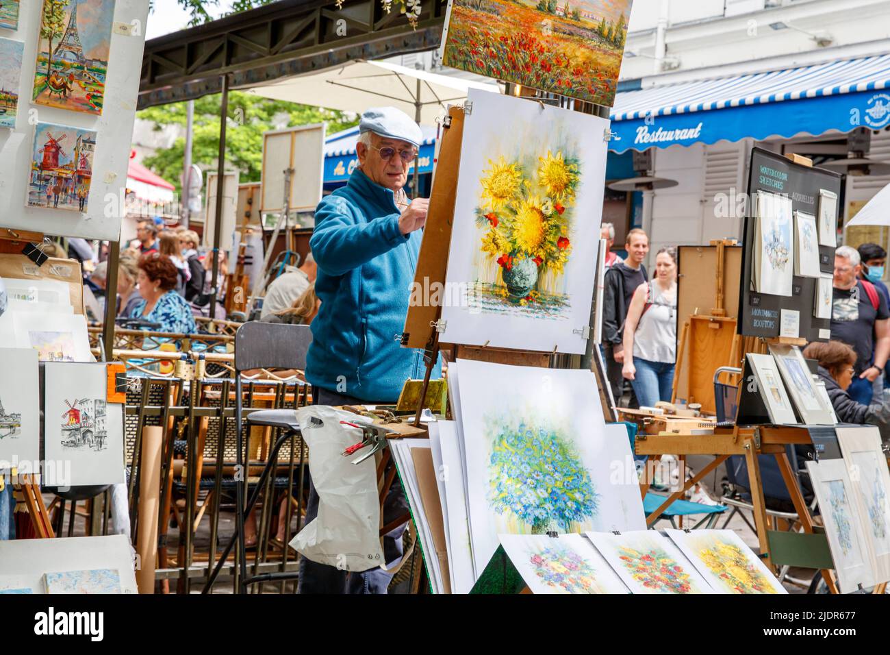 Place Jean Marais, Montmartre, Paris, Frankreich, Donnerstag, 26. Mai 2022.Foto: David Rowland / One-Image.com Stockfoto