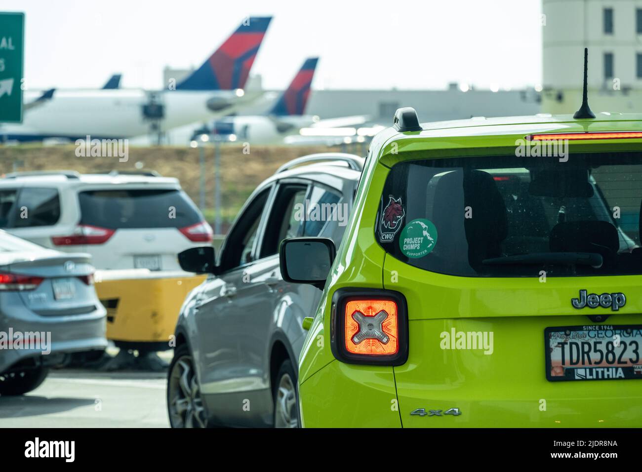 Luft- und Bodenverkehr am internationalen Terminal des internationalen Flughafens Hartsfield-Jackson Atlanta in Atlanta, Georgia. (USA) Stockfoto