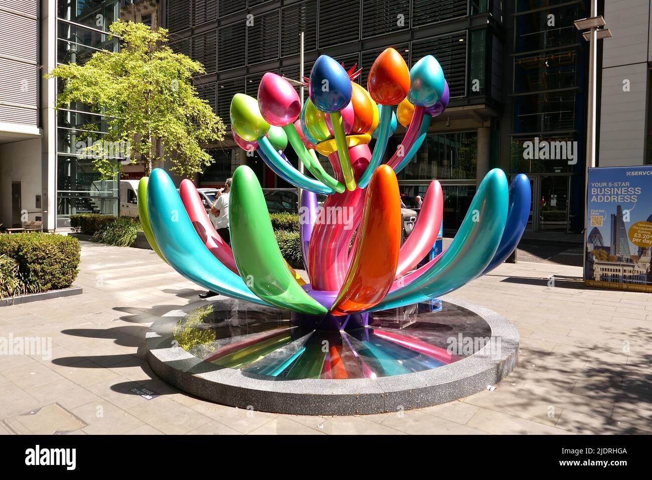 Sculpture in the City , die jährliche Ausstellung zeitgenössischer Kunst unter den markanten Architektur der City of London platziert , startet es 11edition am 22. Juni 2022 . Neben den neuen Arbeiten von elf zeitgenössischen Künstlern werden sechs Skulpturen, die ab der 10. Edition in sifu verbleiben, sowie zwei permanente Erwerbungen gezeigt. Stockfoto