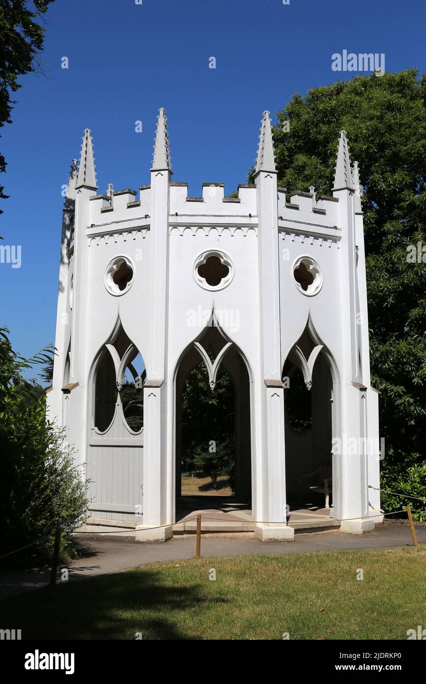 Gotischer Tempel (Rekonstruktion), Pakshill Park, Cobham, Surrey, England, Großbritannien, Großbritannien, Europa Stockfoto