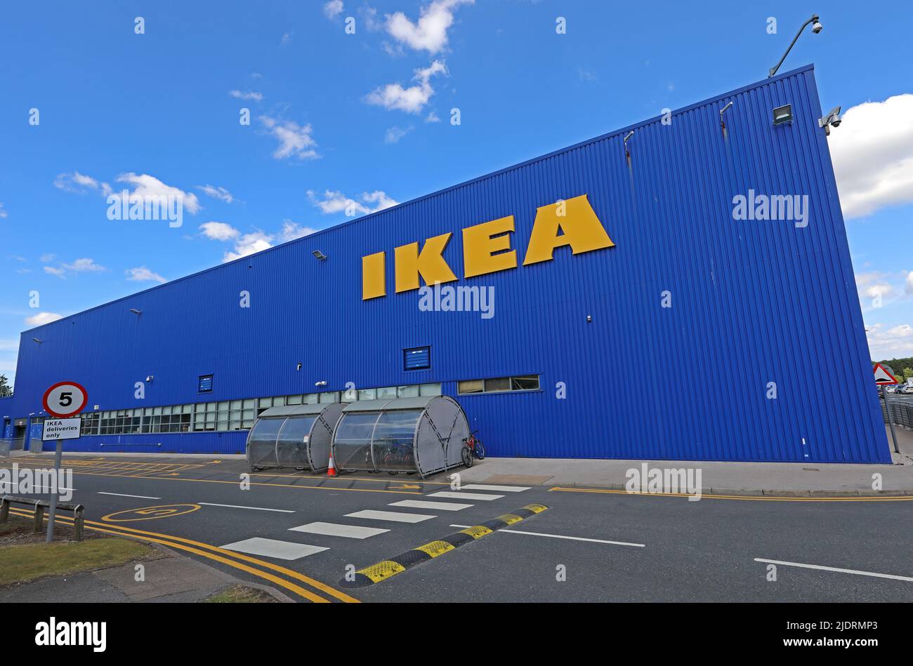 IKEA Swedish Flat-Pack Furniture Superstore in Warrington, UKs First, eröffnet 1987.910 Europa Blvd, Westbrook, Warrington, Cheshire WA5 7TY Stockfoto