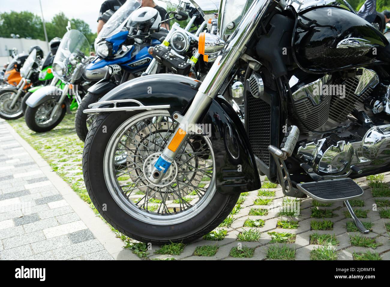 Chelm, Lubelskie, Polen - 18. Juni 2022: Rallye der Motorradfahrer in Chelm auf der MotoKropla 2022, Motorrad-Ausstellung Stockfoto