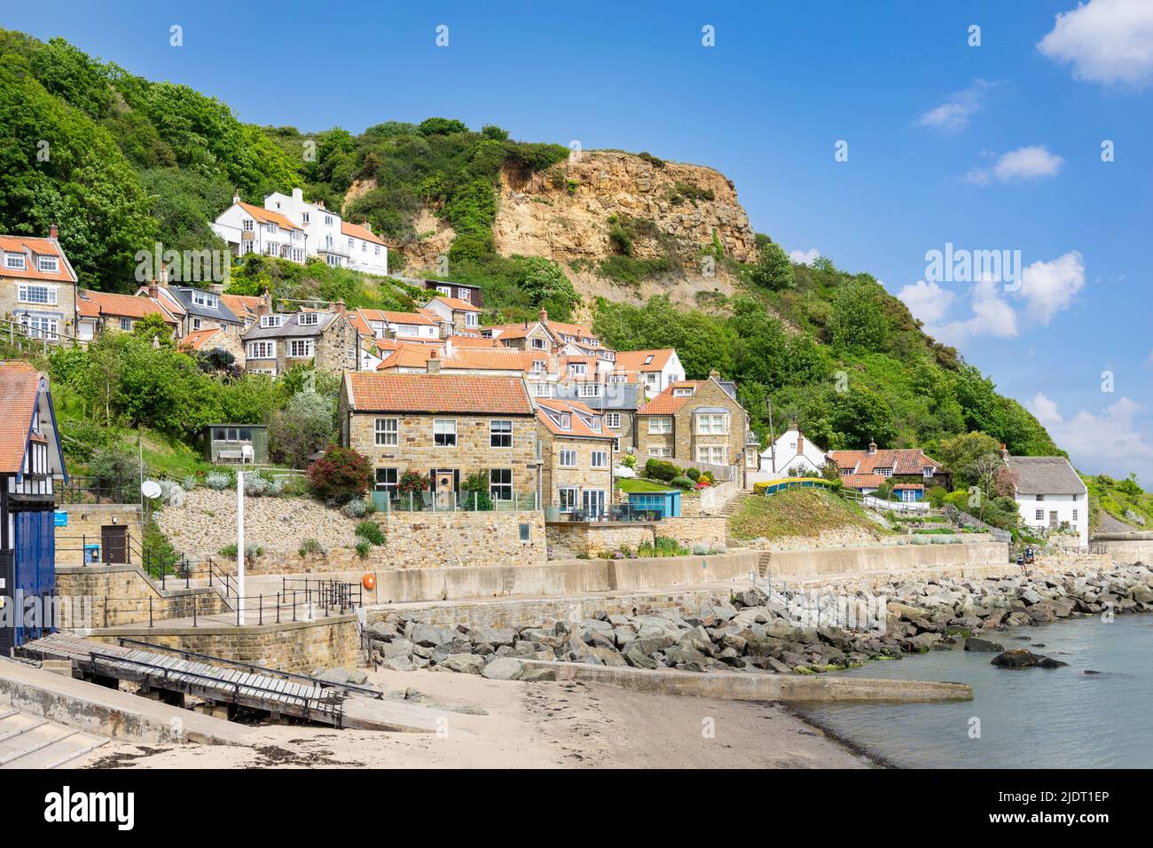 Runswick Bay Yorkshire Coast - Unteres Dorf von Runswick Bay neben der Lifeboat Station in Runswick Bay Yorkshire England GB Europa Stockfoto