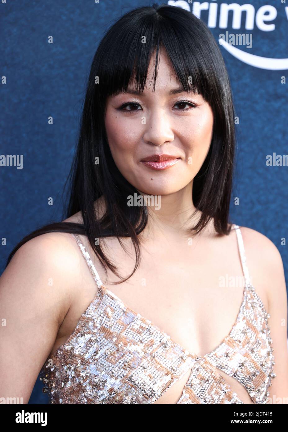 LOS ANGELES, KALIFORNIEN, USA - 22. JUNI: Die amerikanische Schauspielerin Constance Wu mit Falguni Shane Pfau kommt bei der Los Angeles Premiere von Amazon Prime Videos 'The Terminal List' Saison 1 an, die am 22. Juni 2022 im Directors Guild of America Theatre Complex in Los Angeles, Kalifornien, USA, stattfand. (Foto von Xavier Collin/Image Press Agency) Stockfoto