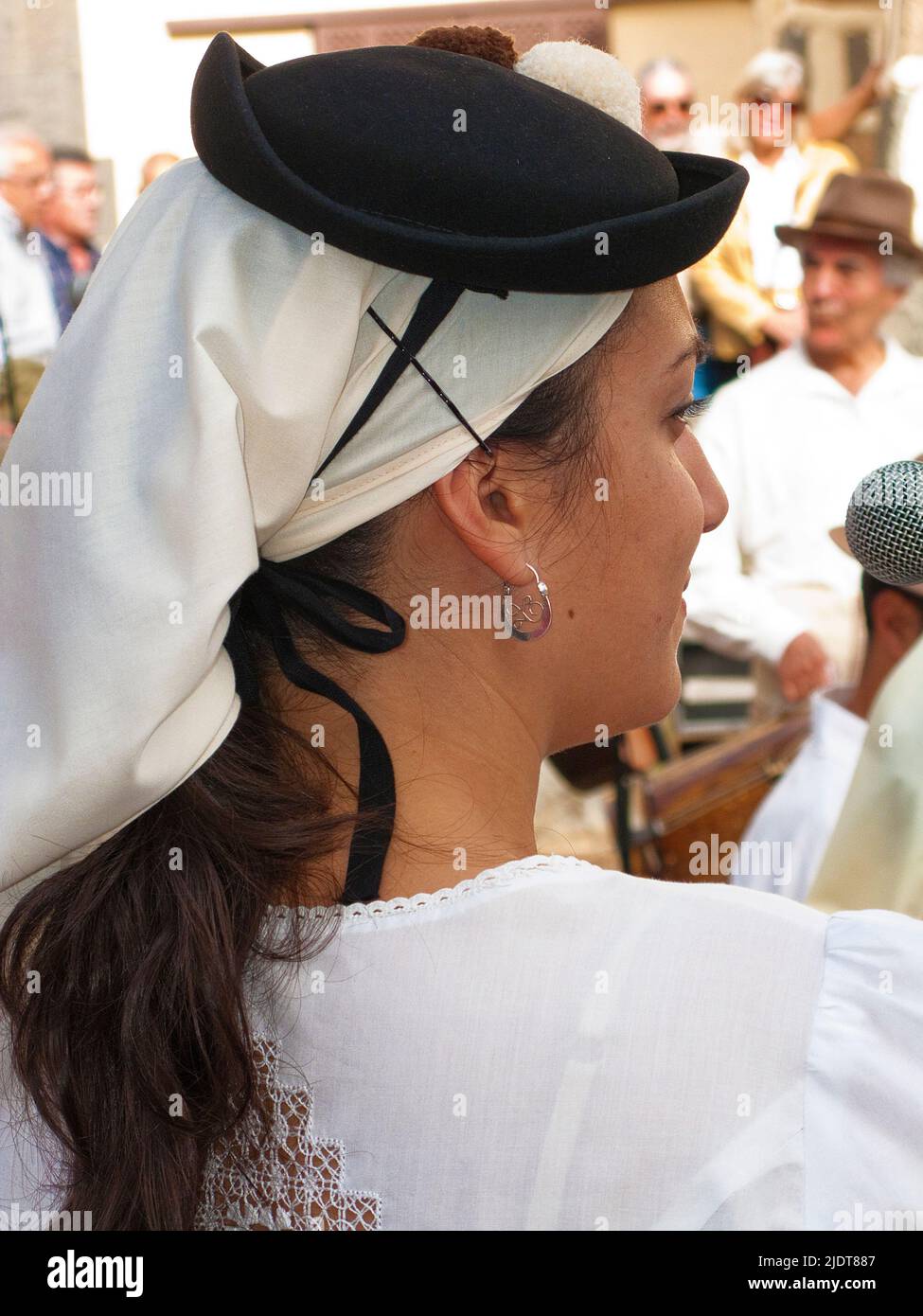 Folklore-Show im Pueblo Canario, tanzende Frau in traditioneller Tracht im Parque Doramas, Las Palmas, Grand Canary, Kanarische Inseln, Spanien, Europa Stockfoto