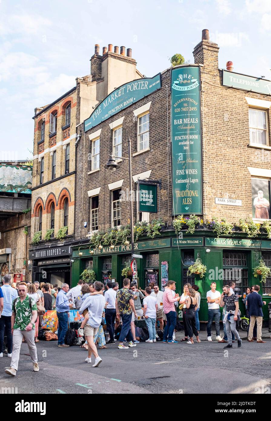 London, England Großbritannien - The Market Porter Pub by Borough Market in Southwark Stockfoto