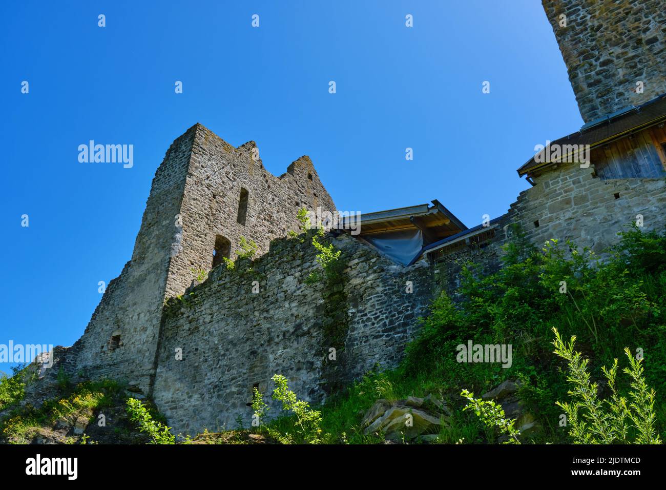 Überreste der ruinierten Burg Sulzberg im Oberen Allgäu bei Kempten, Bayern, Deutschland, Europa. Stockfoto