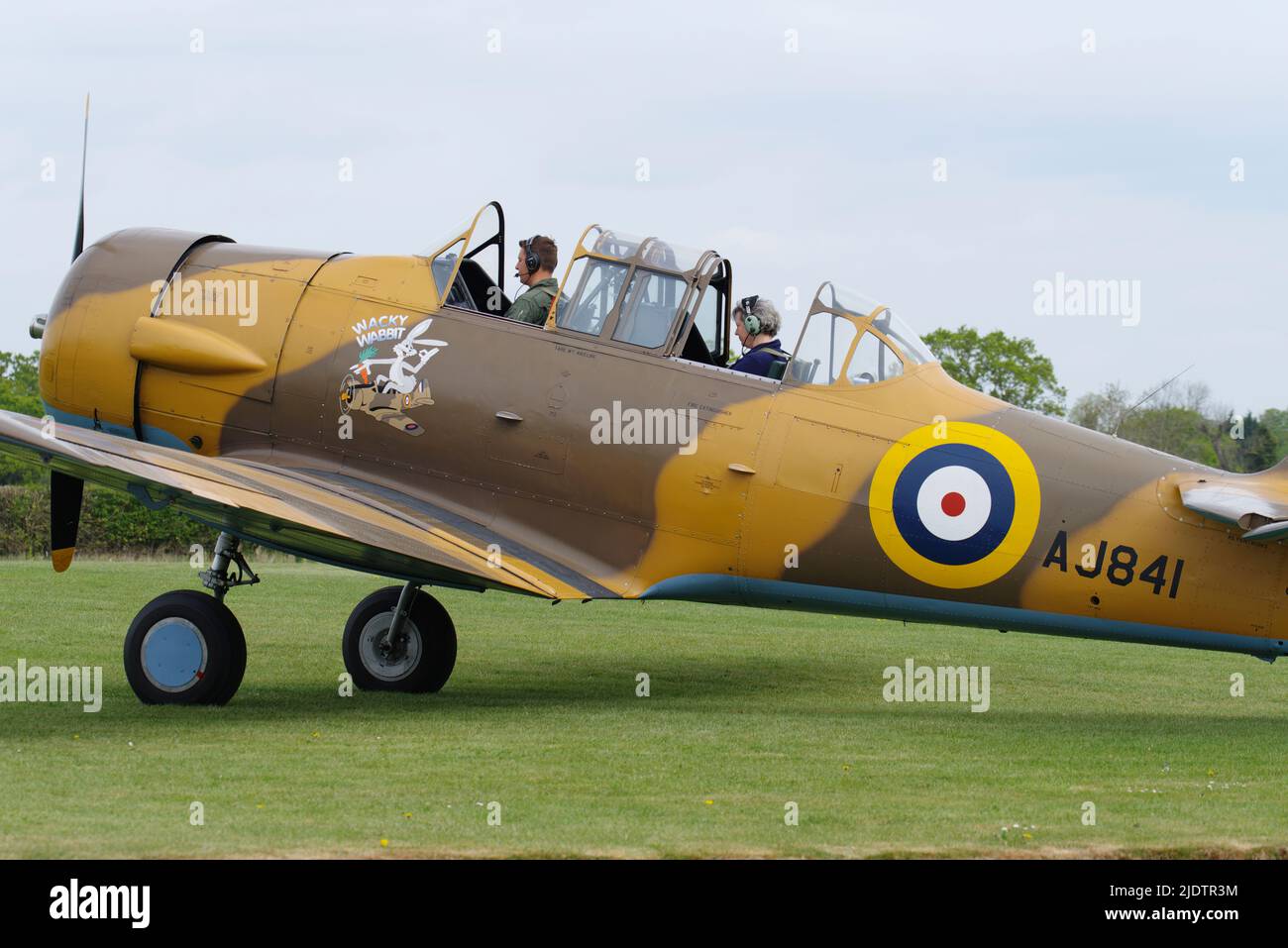 North American Harvard, G-BJST, AJ841, at Old Warden, Biggleswade, Bedfordshire, England, Stockfoto