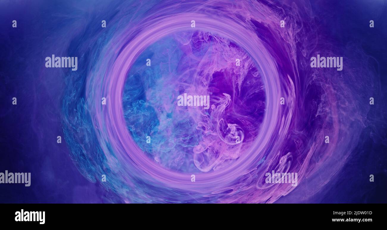 Farbe Wasser wirbeln Farbe Rauch Kreis lila blau Stockfoto