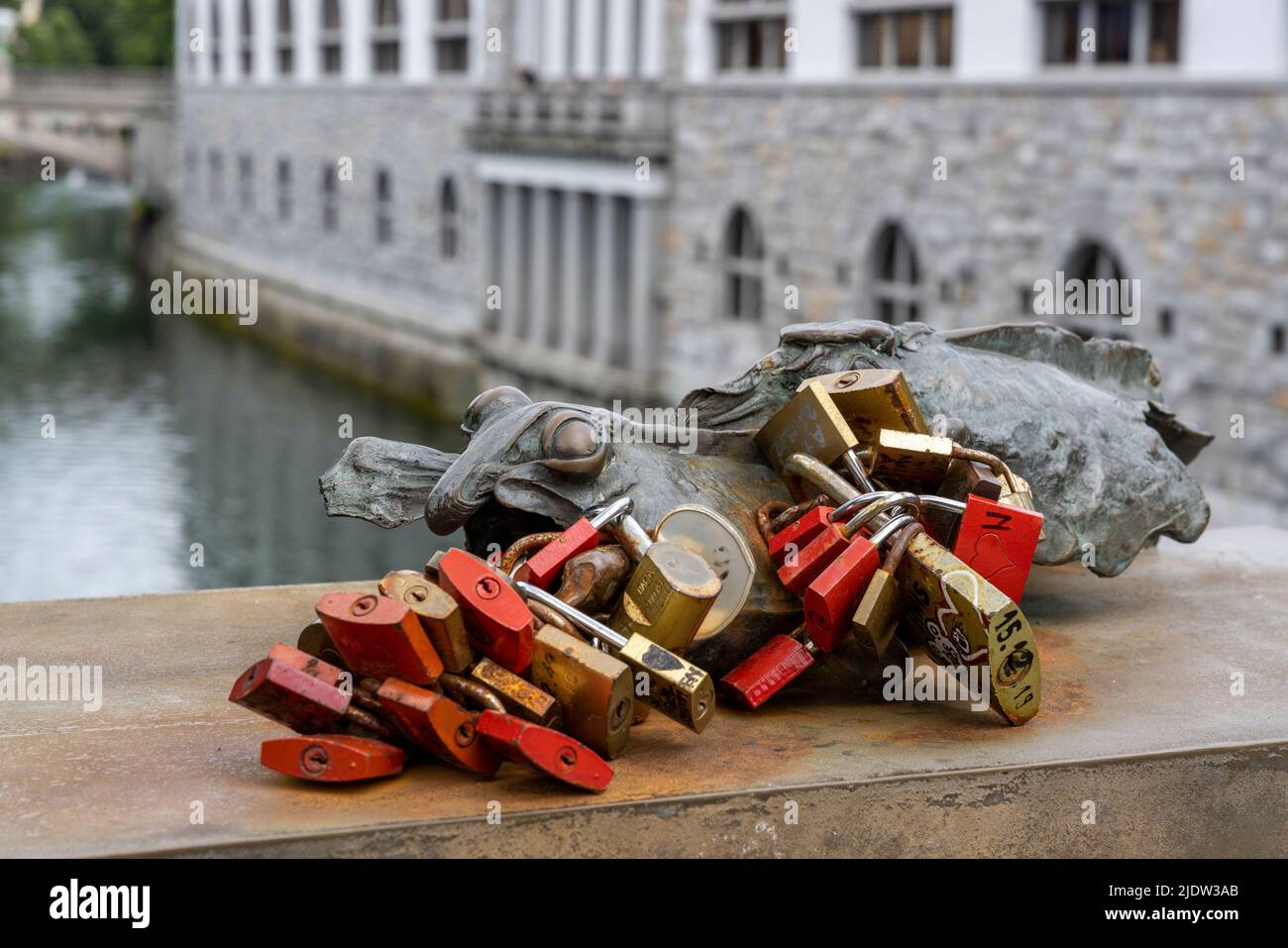 Vorhängeschlösser von Couples auf der Mesarski-Brücke, Ljubljana, Slowenien Stockfoto