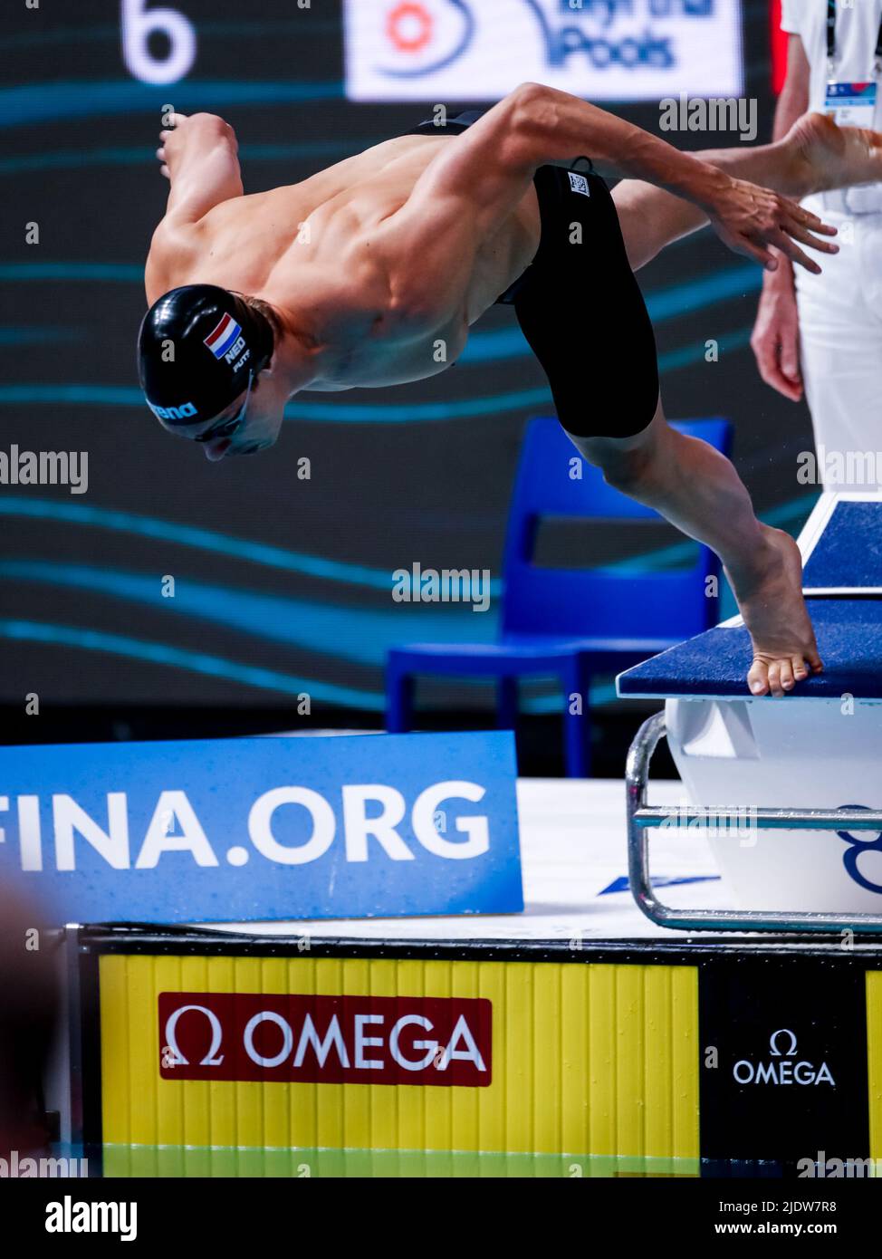 BUDAPEST, UNGARN - 23. JUNI: Jesse Puts aus den Niederlanden tritt am 23. Juni 2022 in Budapest, Ungarn, in der Duna Arena in der Freistil der Männer 50m während der FINA-Schwimmweltmeisterschaften an (Foto: Nikola Krstic/Orange Picles) Stockfoto