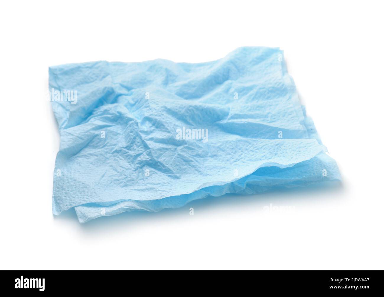Blaue zerknittertes Papierserviette isoliert auf weiss Stockfoto