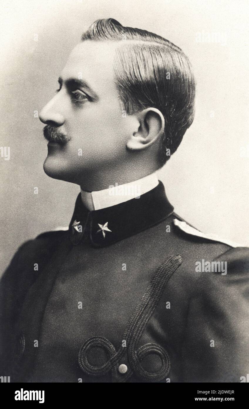 1900 ca. : Der italienische Prinz EMANUELE FILIBERTO SAVOIA - AOSTA DUCA DELLE PUGLIE und DUCA D'AOSTA ( 1869 - 1931 ) , verheiratet mit dem französischen Fürstentum Héléne von Orléans ( 1871 - 1951 ) 1895 - Lizenzgebühren - nobili italiani - nobiltà - principe reale - ITALIA - Kragen - colletto - profilo - Profil - Militäruniform - uniforme divisa militare - Baffi - Schnurrbart - Savoia-Aosta ---- Archivio GBB Stockfoto