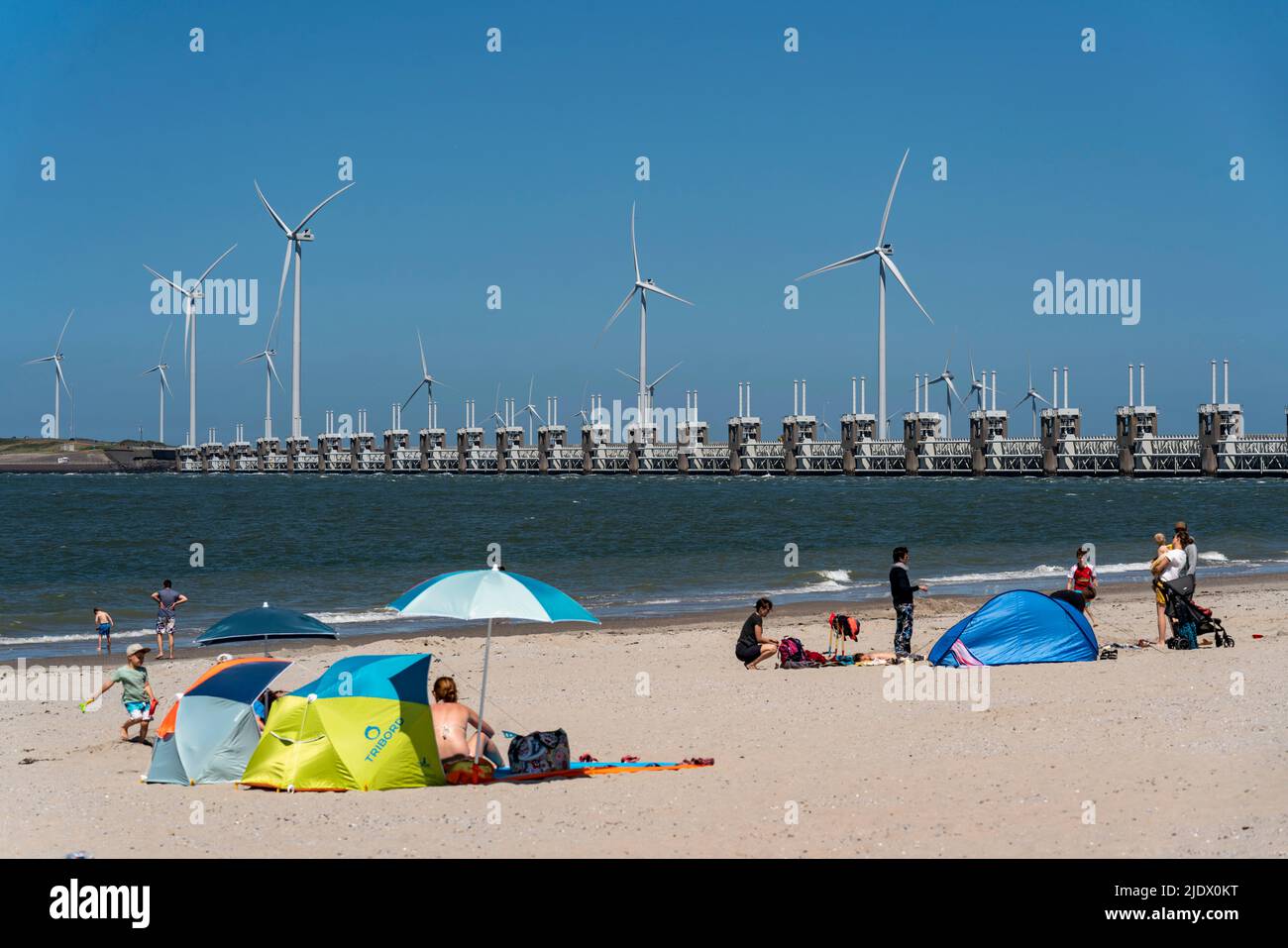 Das Deltawerk, Sturmflutwehr, Oosterschelde-Barriere in der Provinz Zeeland, 4 km langer Teil der 9 KM langen Barriere zum Schutz der Schelde Stockfoto