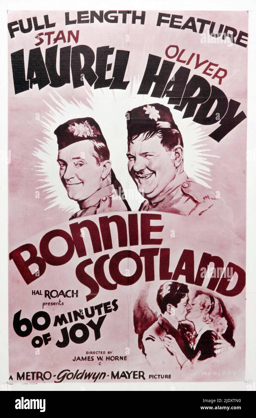 Lobbykarte für den Laurel- und Hardy-Film Bonnie Scotland, auch bekannt als Heroes of the Regiment nach der Wiederveröffentlichung Stockfoto