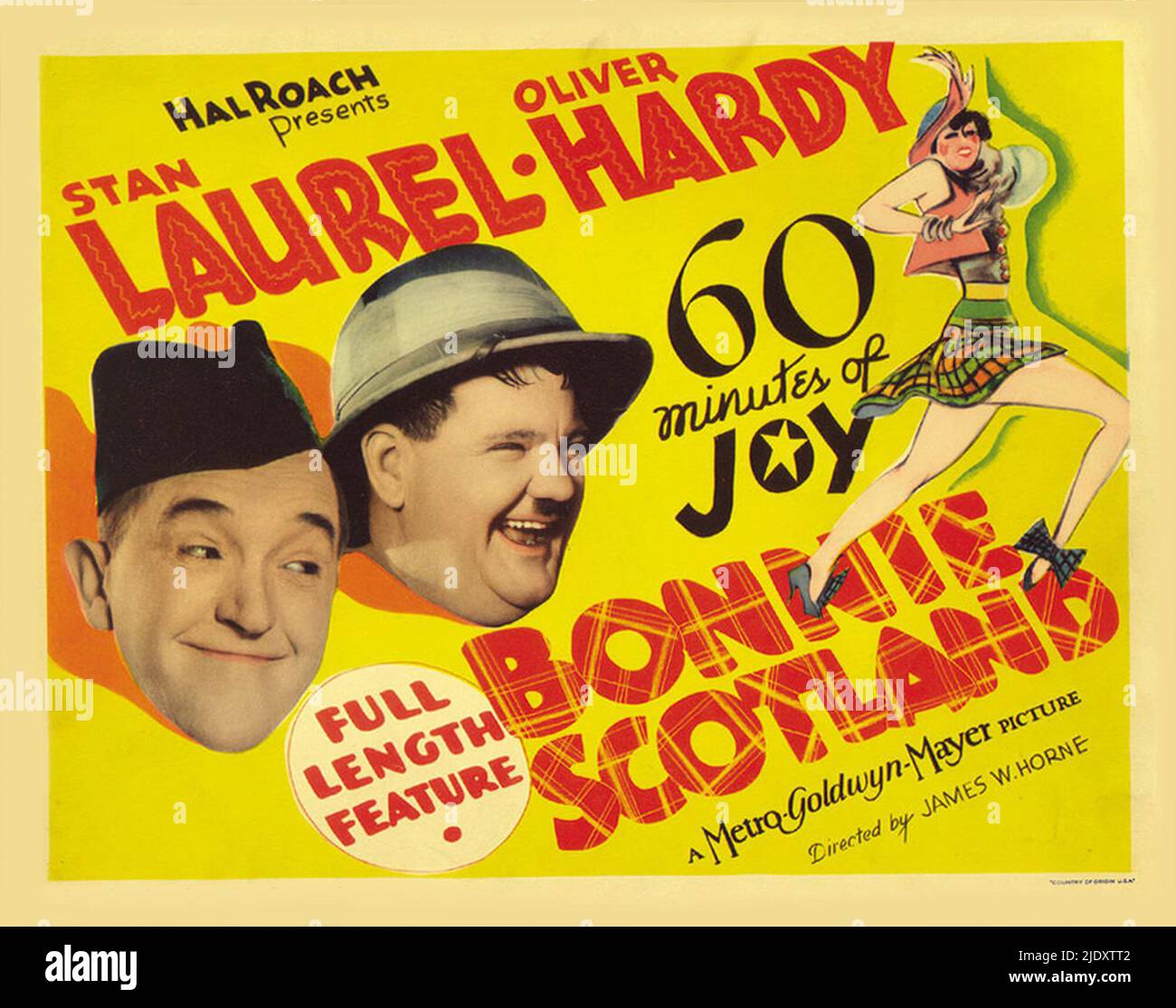 Ein Poster für den Laurel- und Hardy-Film Bonnie Scotland, auch bekannt als Heroes of the Regiment nach der Wiederveröffentlichung Stockfoto