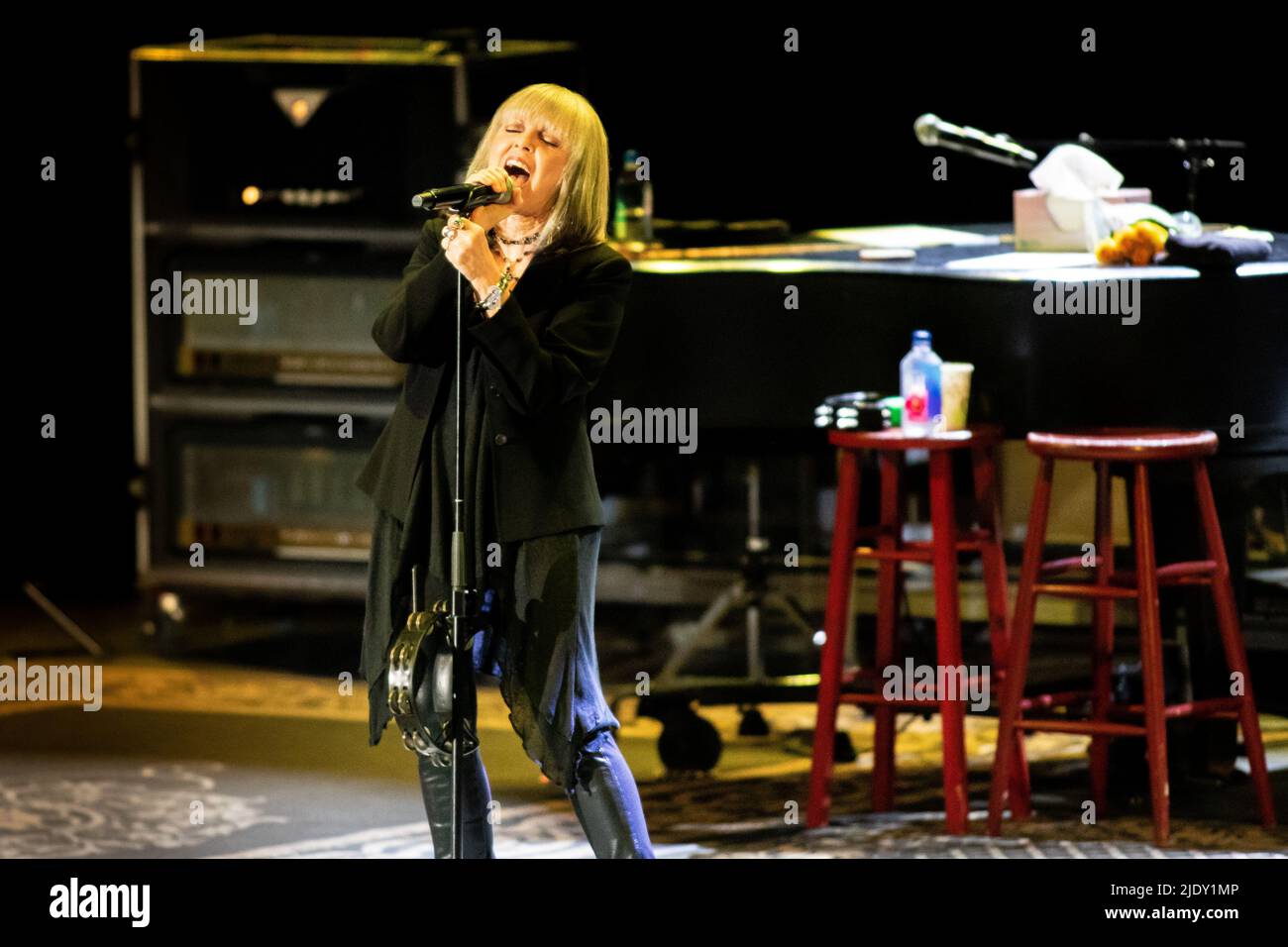 22. Juni 2022, Nashville, Indiana, USA: Pat Benatar & Neil Giraldo treten am 22. Juni 2022 im Brown County Music Center in Nashville, Indiana, auf. (Bild: © Lora Olive/ZUMA Press Wire) Stockfoto