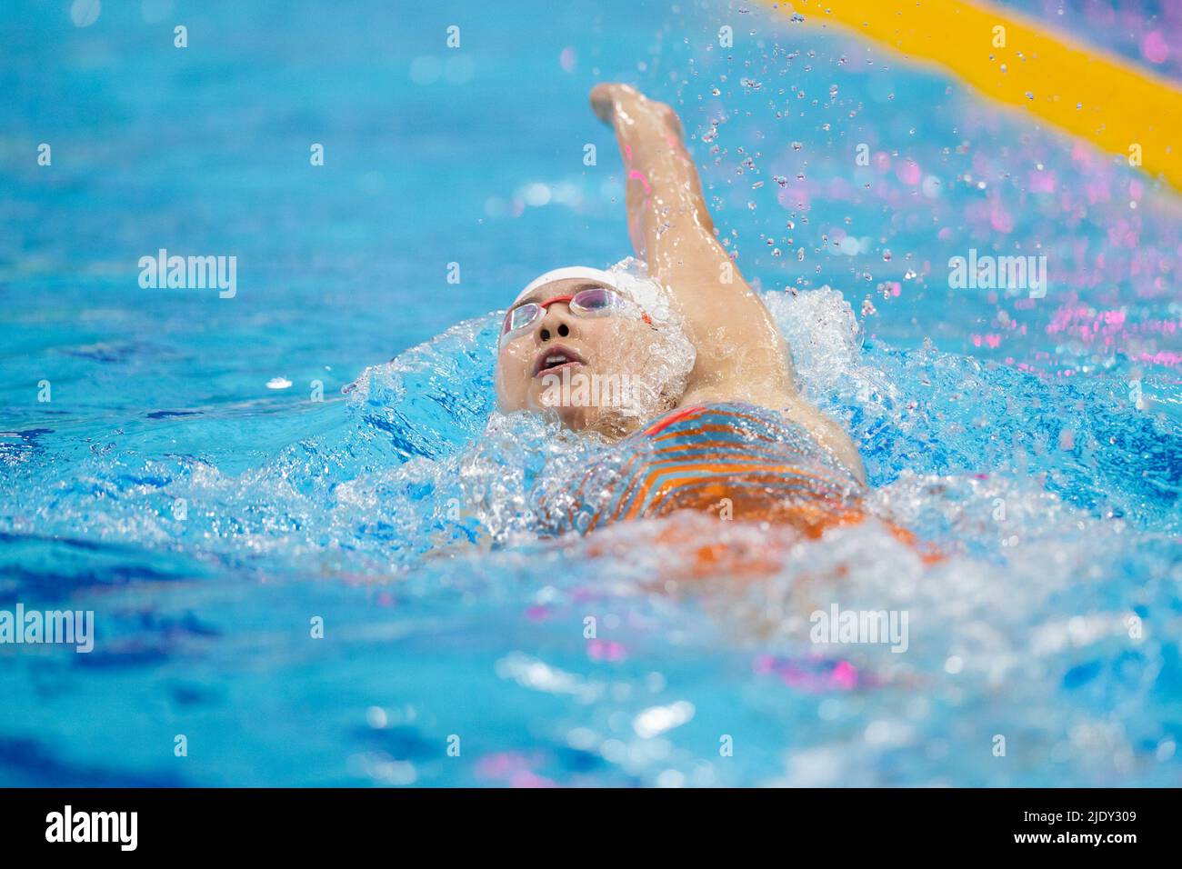 Budapest, Ungarn. 23.. Juni 2022. Peng Xuwei aus China tritt im Halbfinale der Frauen 200m bei den FINA-Weltmeisterschaften 19. in Budapest, Ungarn, am 23. Juni 2022 an. Quelle: Attila Volgyi/Xinhua/Alamy Live News Stockfoto