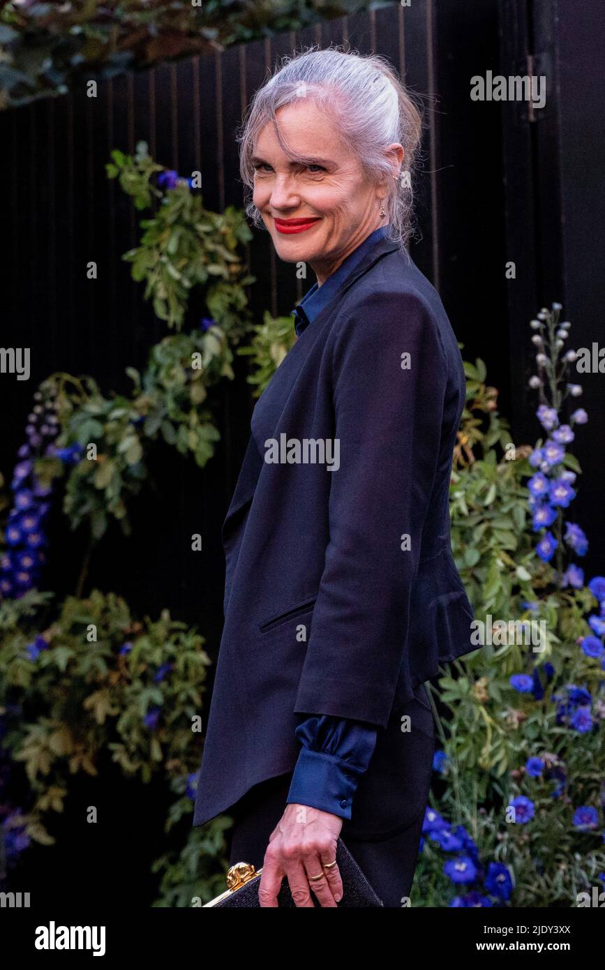 Elizabeth McGovern kommt zu einem Dinner-Event, das von Finch & Partners veranstaltet wird, um Paramount + in London zu feiern. (Foto von Bonnie Britain / SOPA Images/Sipa USA) Stockfoto