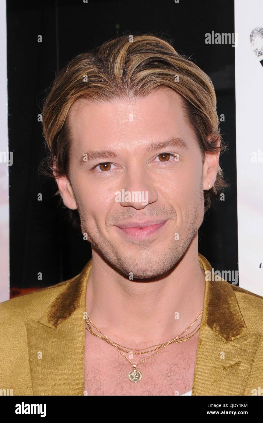 New York, Usa. 23.. Juni 2022. Constantine Rousouli nimmt an der Eröffnungsnacht „Titanique the Musical“ im Asylum Theatre in New York City Teil. (Foto von Efren Landaos/SOPA Images/Sipa USA) Quelle: SIPA USA/Alamy Live News Stockfoto