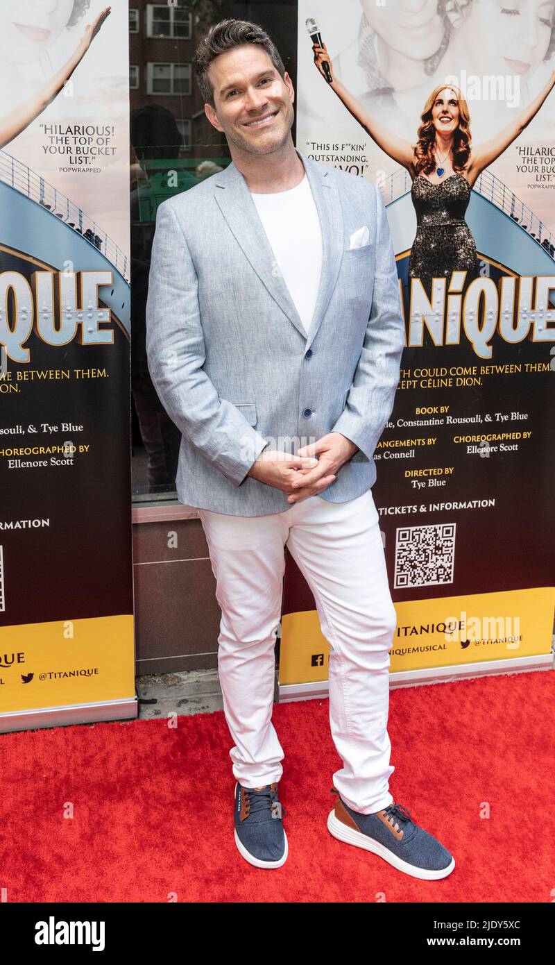 New York, USA. 23.. Juni 2022. Tye Blue nimmt am 23. Juni 2022 an der Eröffnungsnacht des Musicals Titanique im Asylum Theatre in New York Teil. (Foto von Lev Radin/Sipa USA) Quelle: SIPA USA/Alamy Live News Stockfoto