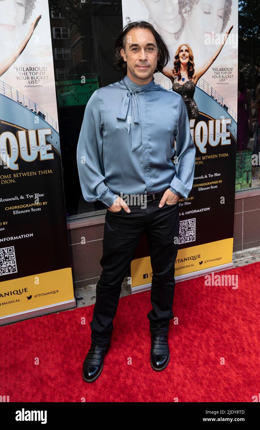 New York, New York, USA. 23.. Juni 2022. Ryan Duncan nimmt an der Eröffnungsnacht des Musicals Titanique im Asylum Theatre Teil (Bild: © Lev Radin/Pacific Press via ZUMA Press Wire) Stockfoto
