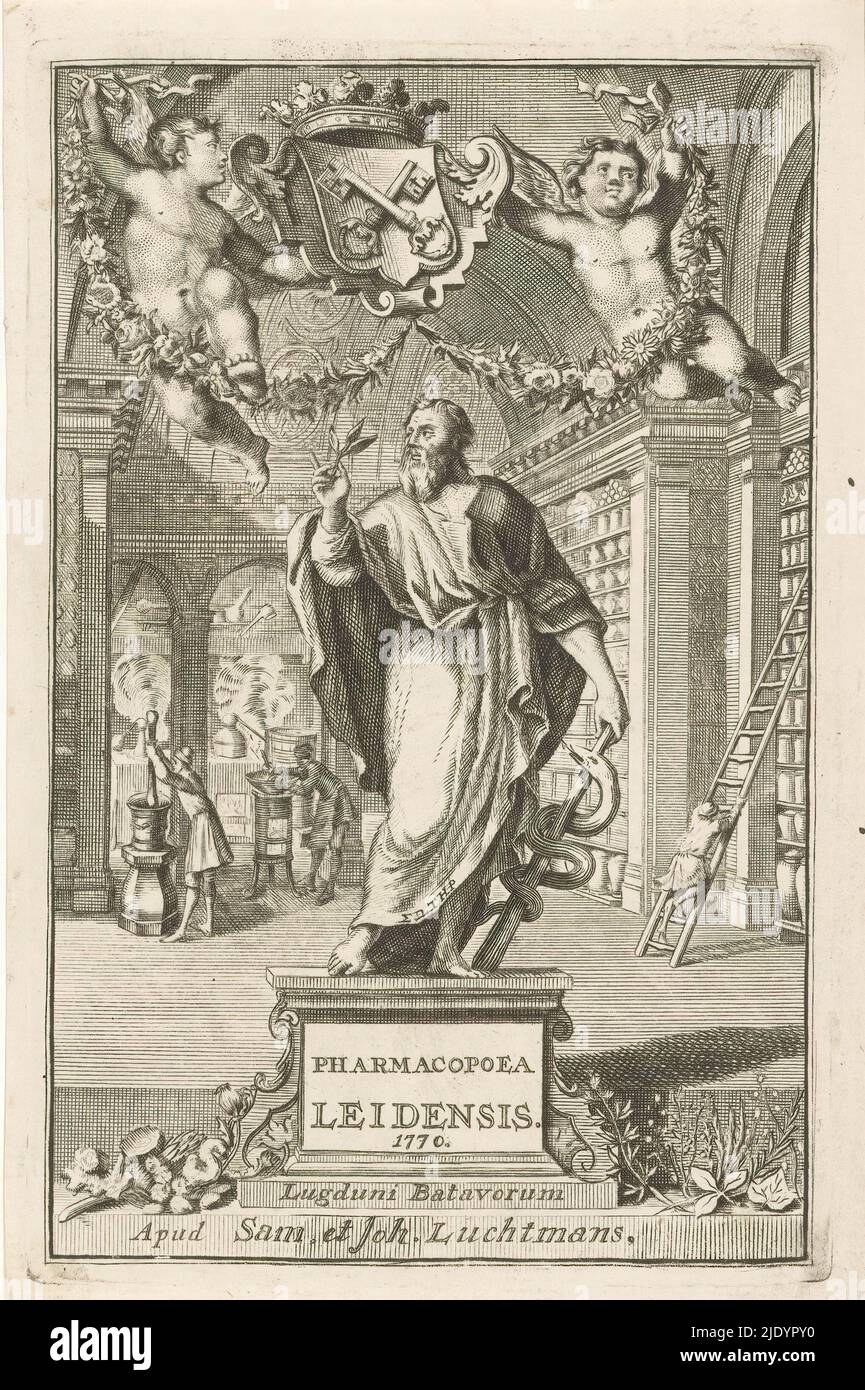 Asclepius, Titelseite für: S.n., Pharmacopoea Leidensis, amplissimorum magistratuum auctoritate instaurata, 1770, Bild von Asclepius auf einem Sockel mit Titel. In der linken Hand hält er einen Esculape. Über ihm zwei Putti mit den Armen von Leiden. Im Hintergrund das Innere einer Apotheke., Druckerei: François van Bleyswijck, Verleger: Samuel Luchtmans (I), (auf Objekt erwähnt), Verleger: Samuel & Joannes Luchtmans, (auf Objekt erwähnt), Leiden, 1770, Papier, Radierung, Gravur, Höhe 163 mm × Breite 106 mm Stockfoto