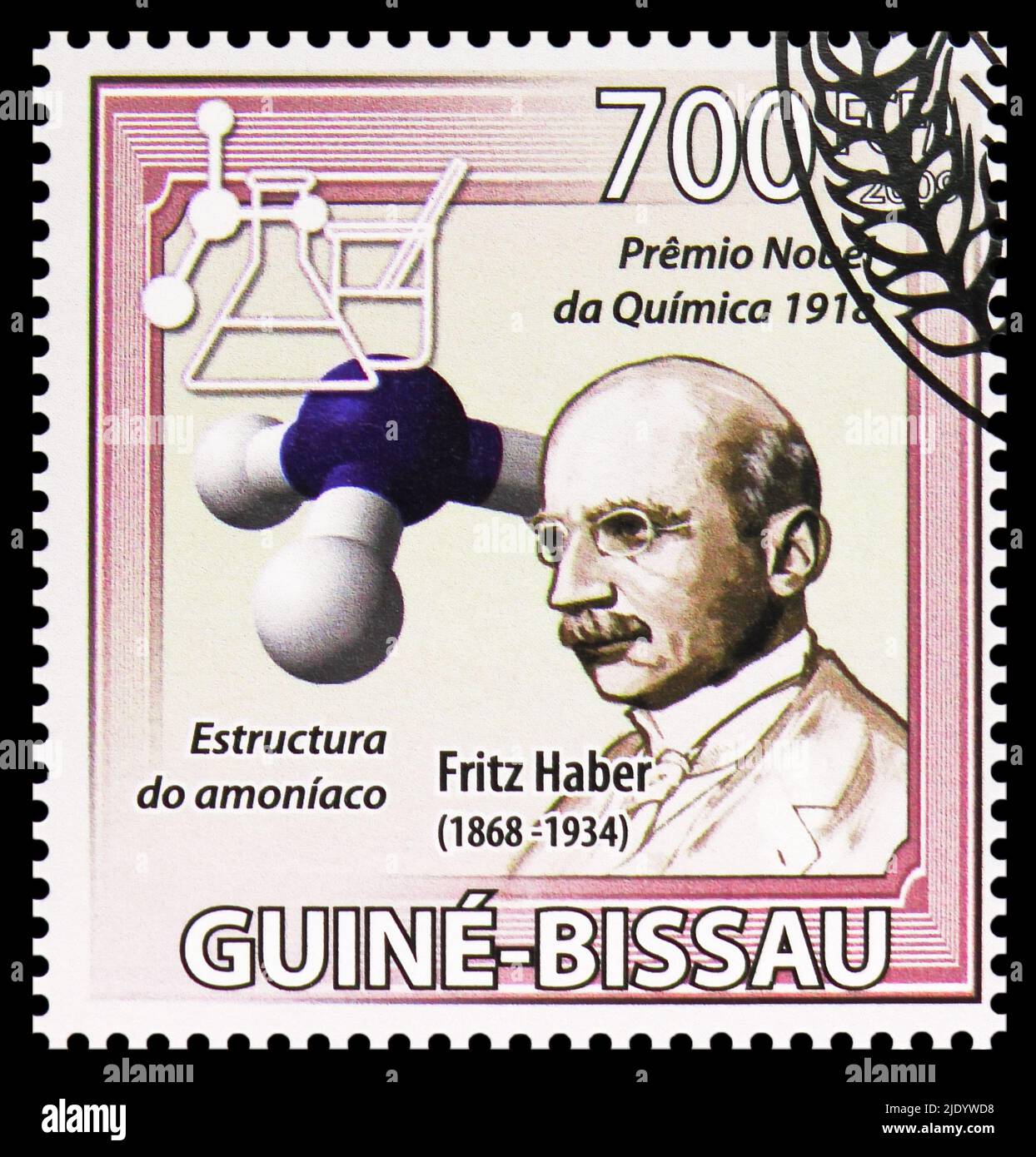 MOSKAU, RUSSLAND - 17. JUNI 2022: Die in Guinea-Bissau gedruckte Briefmarke zeigt Fritz Haber, Nobelpreisserie, um 2009 Stockfoto