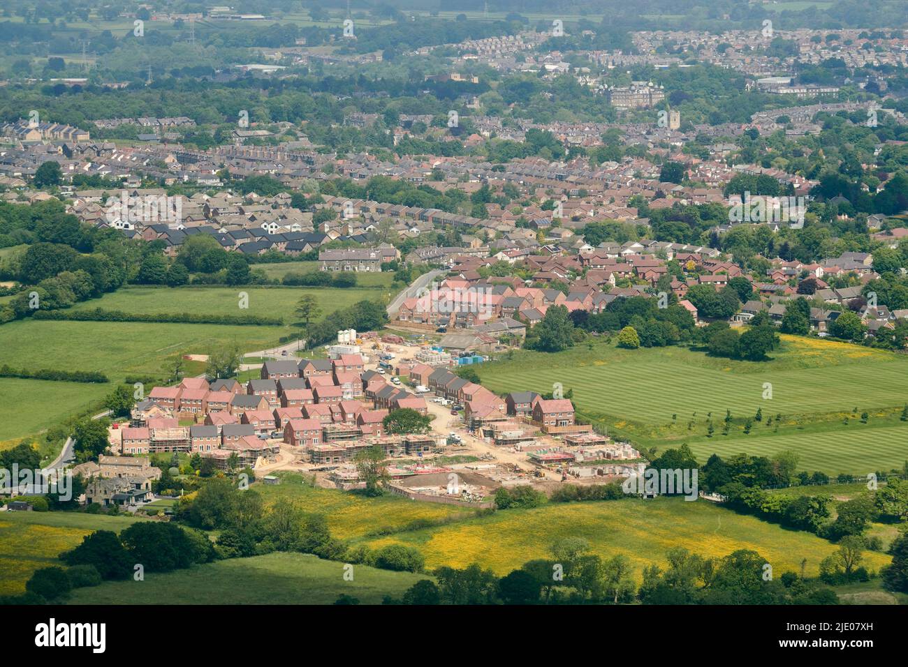 Eine Luftaufnahme des neuen Hausgebäudes auf der Westseite von Harrogate, North Yorkshire, Nordengland, Großbritannien Stockfoto