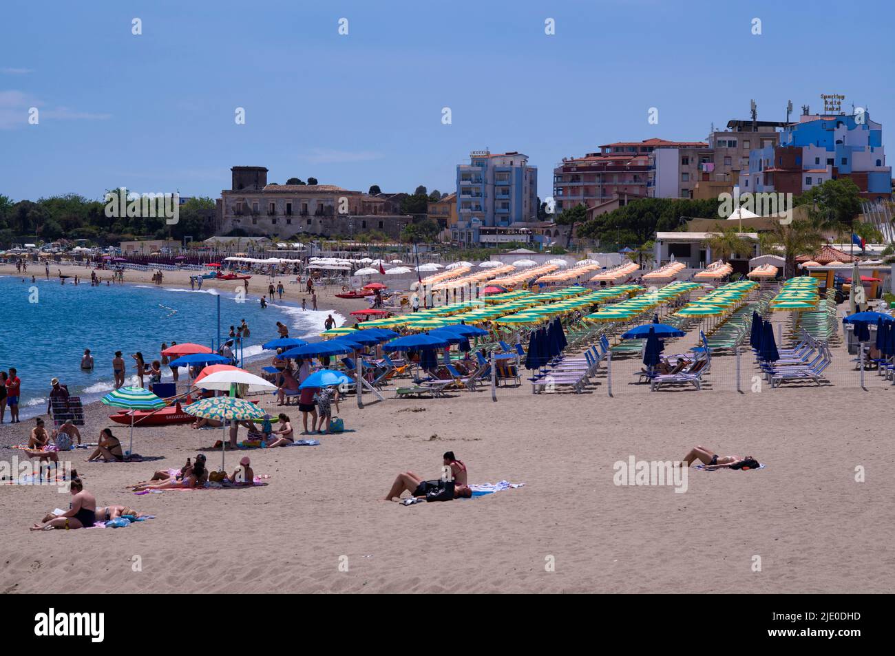 Strand, Giardini-Naxos, Sizilien, Italien Stockfoto