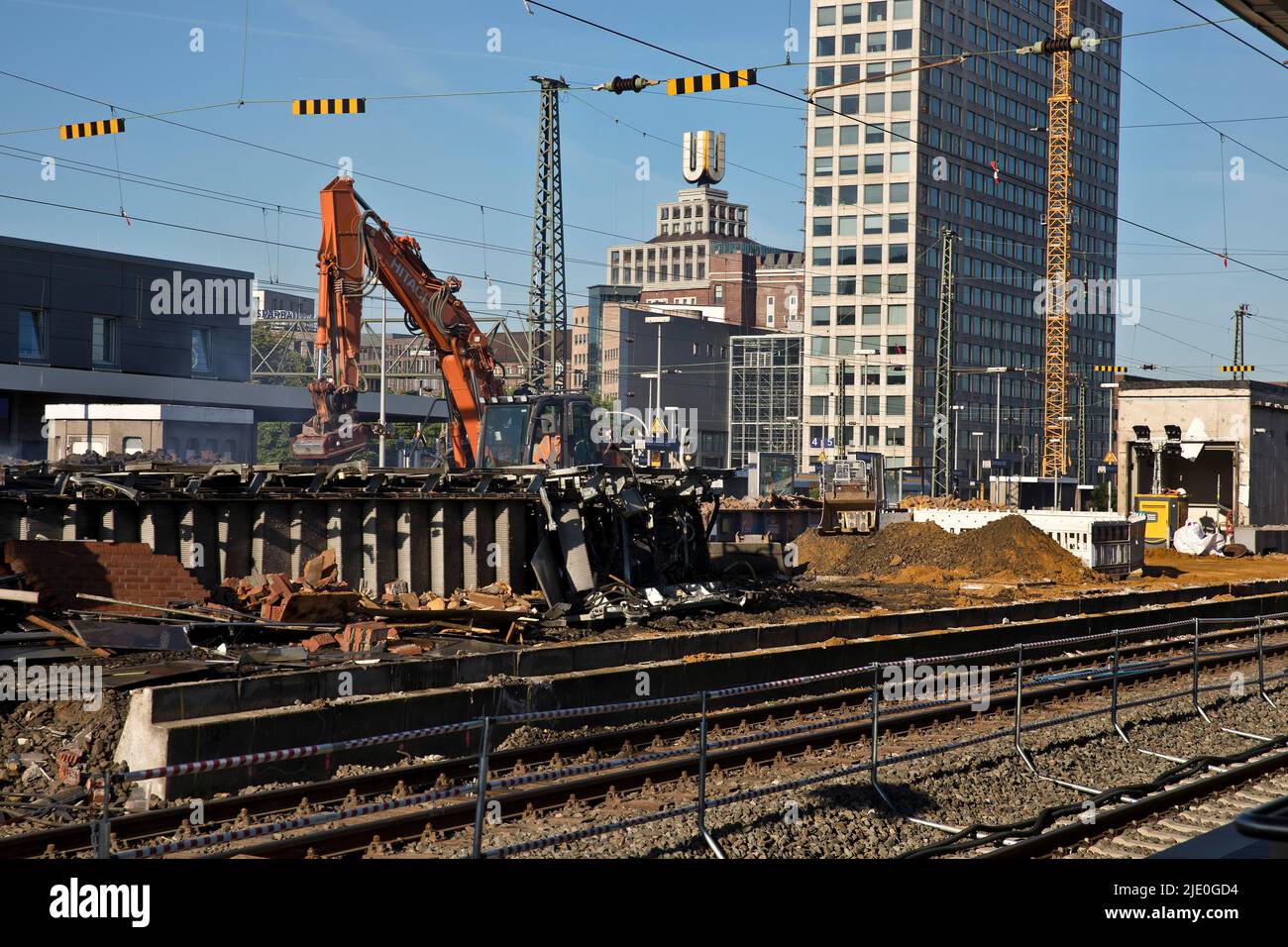 Baustelle am Dortmunder Hauptbahnhof mit dem Dortmunder U und der