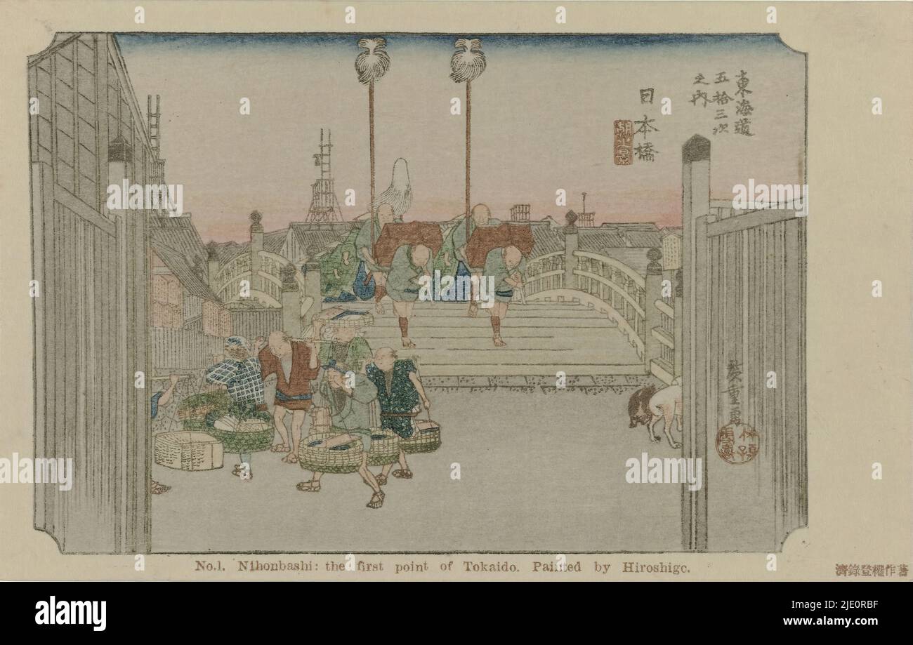 Nihonbashi, Nr. 1. Nihonbashi: Der erste Punkt von Tokaido. Gemalt von Hiroshige (Titel auf Objekt), der Tôkaidô von Hiroshige (Serientitel), Hiroshige no fude Tôkaidô (Serientitel auf Objekt), der Brücke Nihonbashi in Tokio mit Händlern, die ihre Waren tragen., nach Druck von: Hiroshige (I) , Utagawa, (erwähnt auf Objekt), Herausgeber: Fujisawa Bunjirô, (erwähnt auf Objekt), Japan, 1906, Karton, Höhe 90 mm × Breite 141 mm Stockfoto