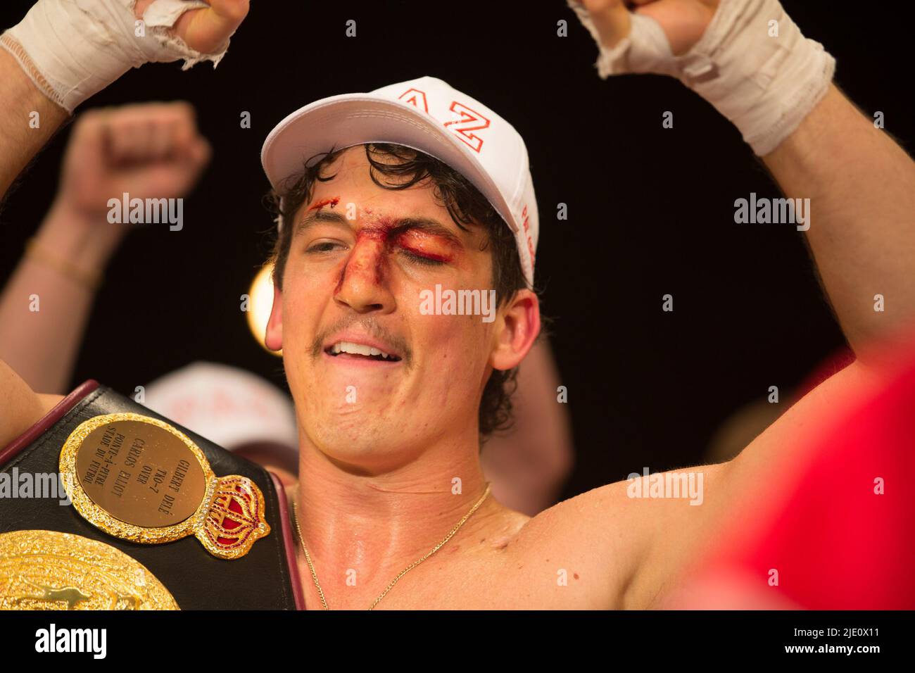 MILES TELLER in BLEED FOR THIS (2016), Regie: BEN YOUNGER. Kredit: Magna Entertainment / Sikelia Productions / Album Stockfoto