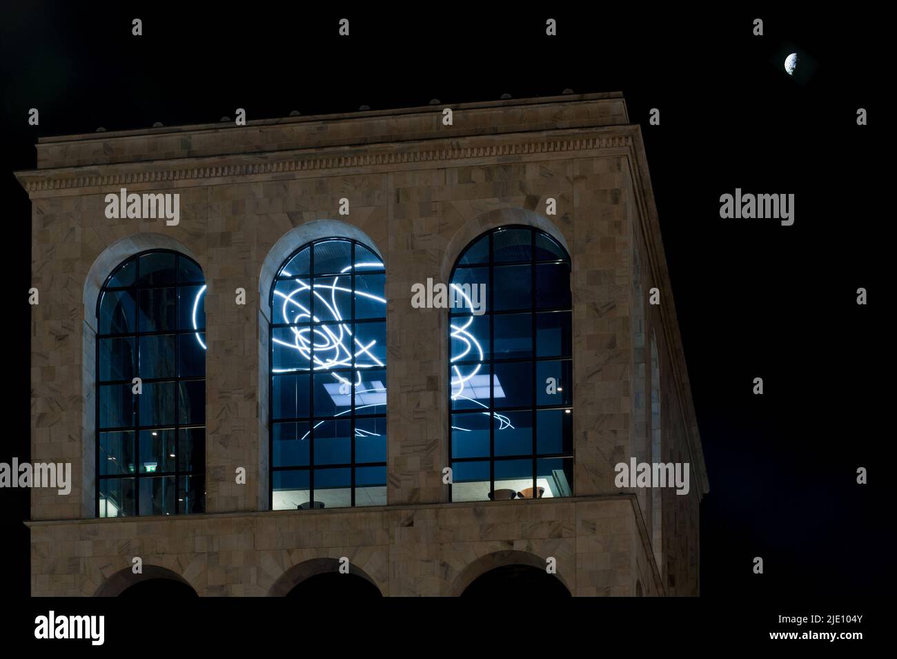 Mailänder Dom und Piazza Duomo, Museum des zwanzigsten Jahrhunderts. Stockfoto