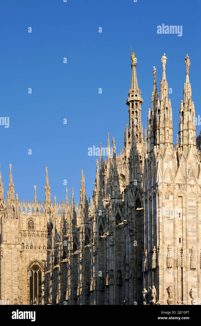 Mailänder Dom und Piazza Duomo. Stockfoto