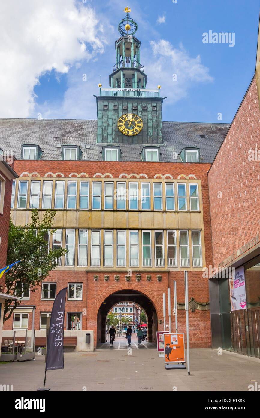 Rückseite des historischen Rathauses in Emden, Deutschland Stockfoto