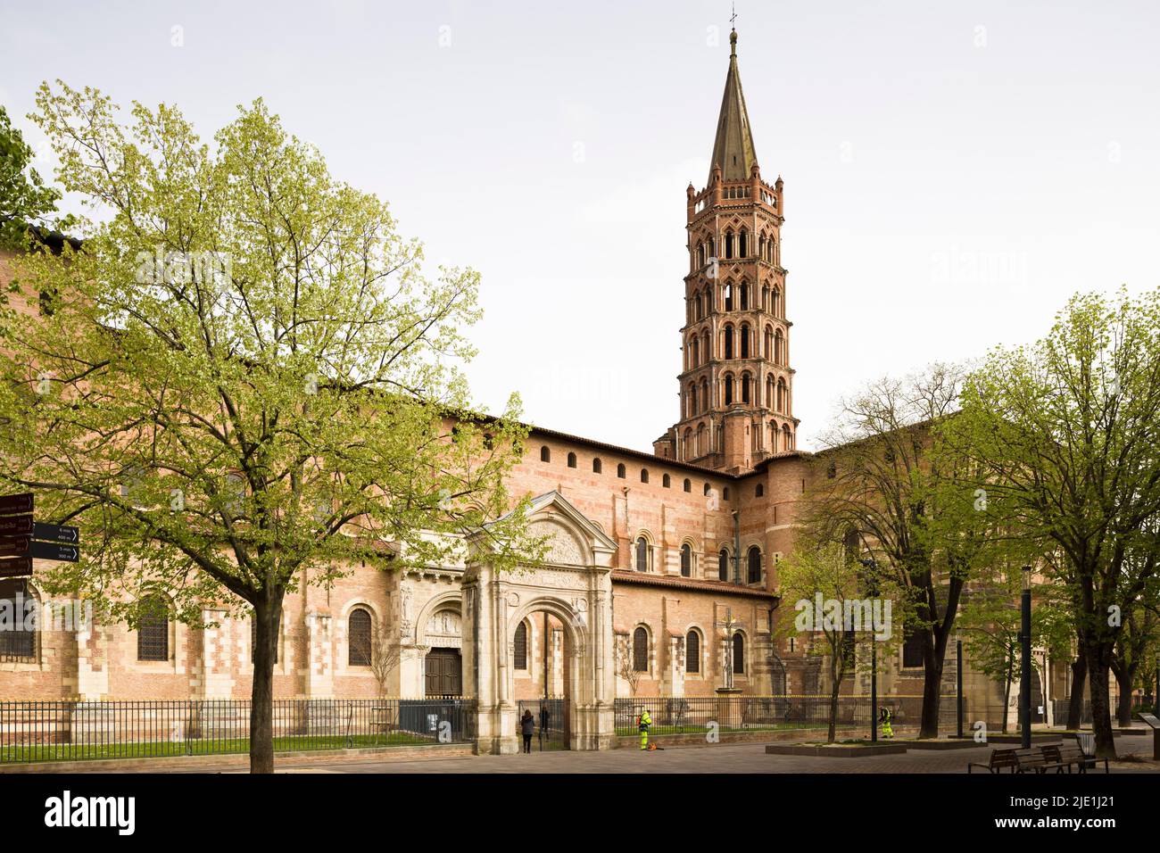 La Basilique Saint-Sernin / Basilika Saint Sernin, Toulouse, Frankreich, eine historische mittelalterliche romanische Eglise / Kirche des 11.. Bis 12.. Jahrhunderts Stockfoto