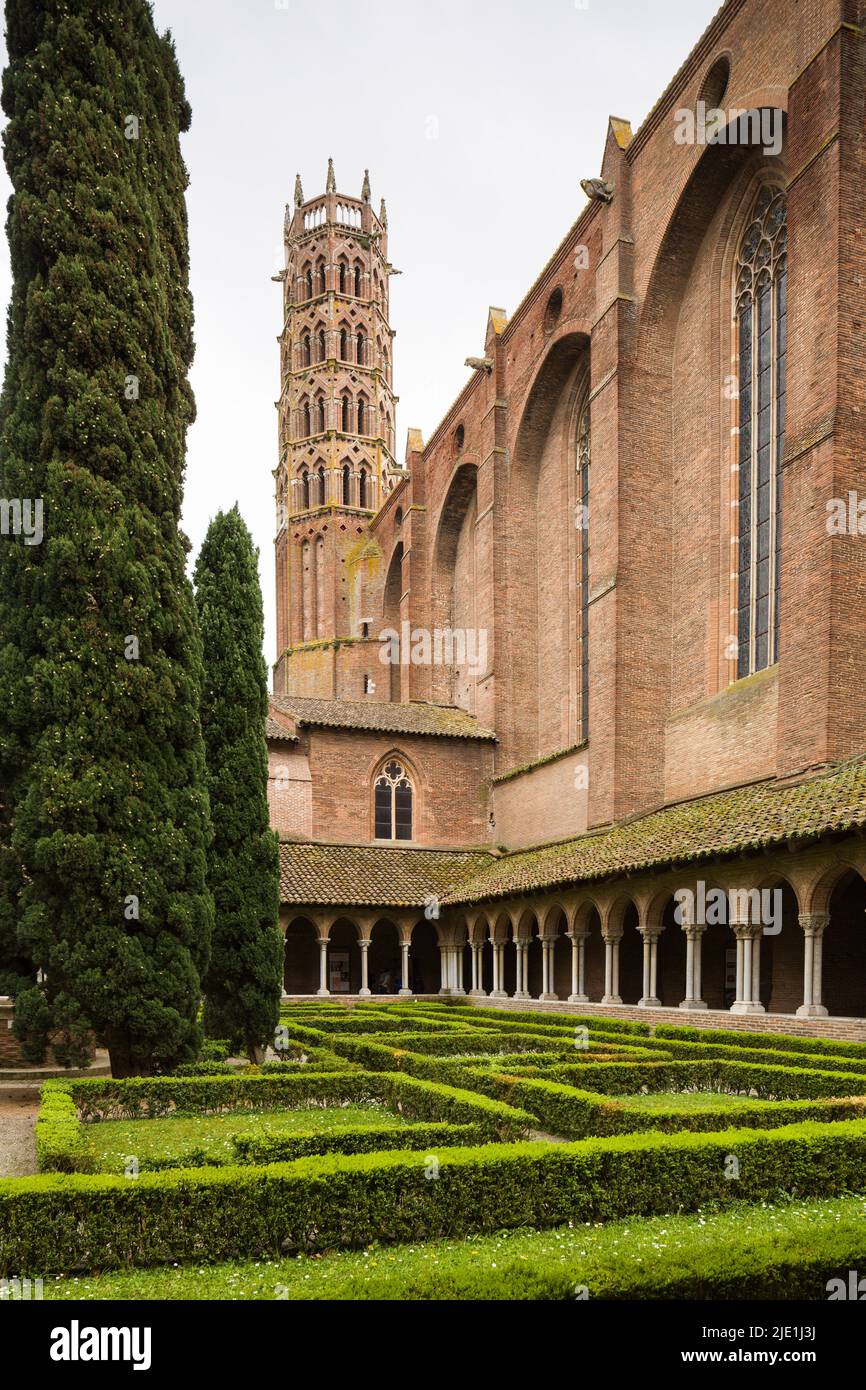 Eglise et Cloitre du Couvent des Jacobins / Kloster und Kirche der Jakobiner, Toulouse, Frankreich, ein mittelalterliches Dominikanerkloster der 1200s-1300s. Stockfoto