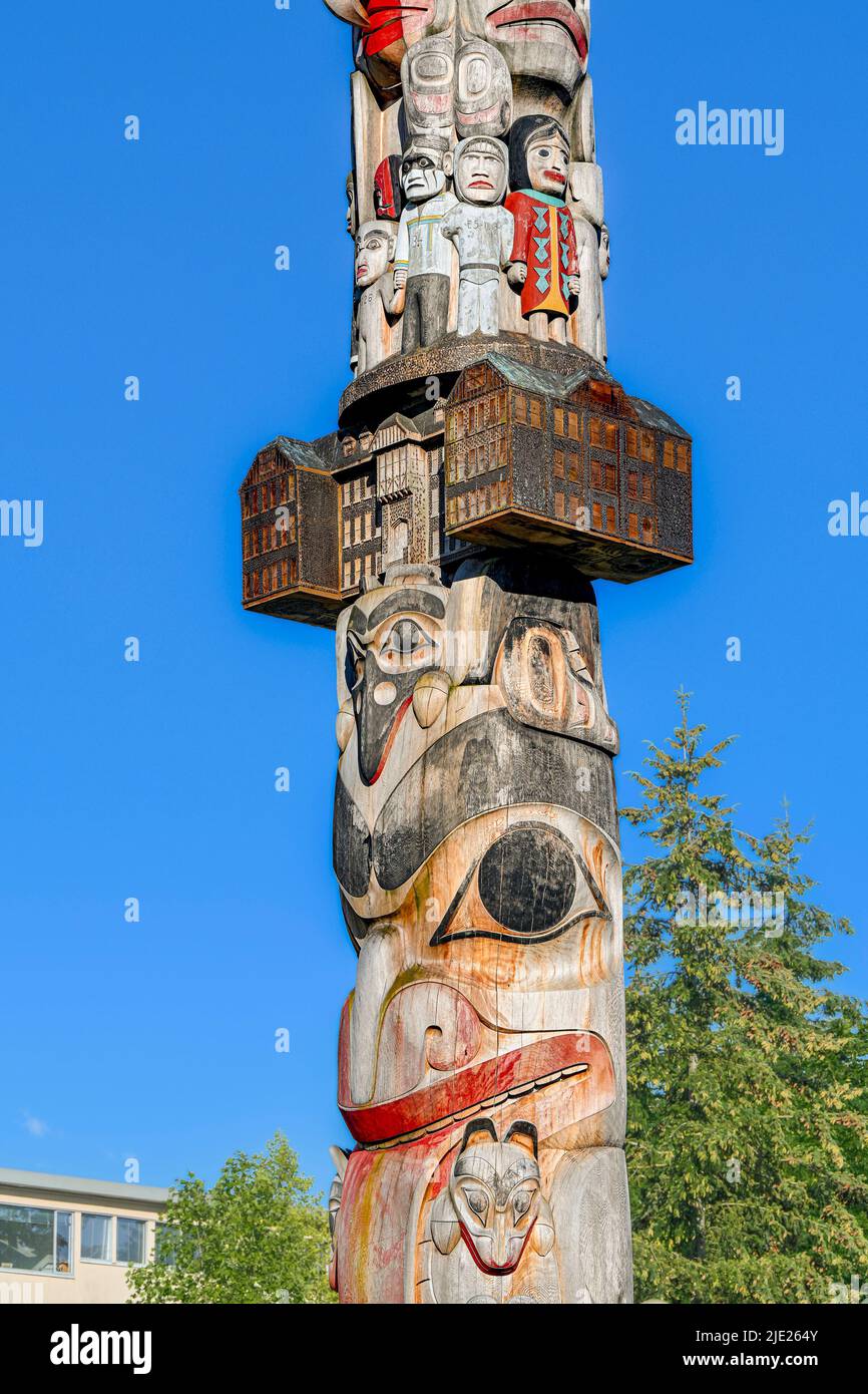 Detail, Kinder an Wohnschulen, Versöhnung Totem Pole, von Haida Meisterschnitzer, Hereditary Chief 7idansuu, James Hart, University of Briti Stockfoto