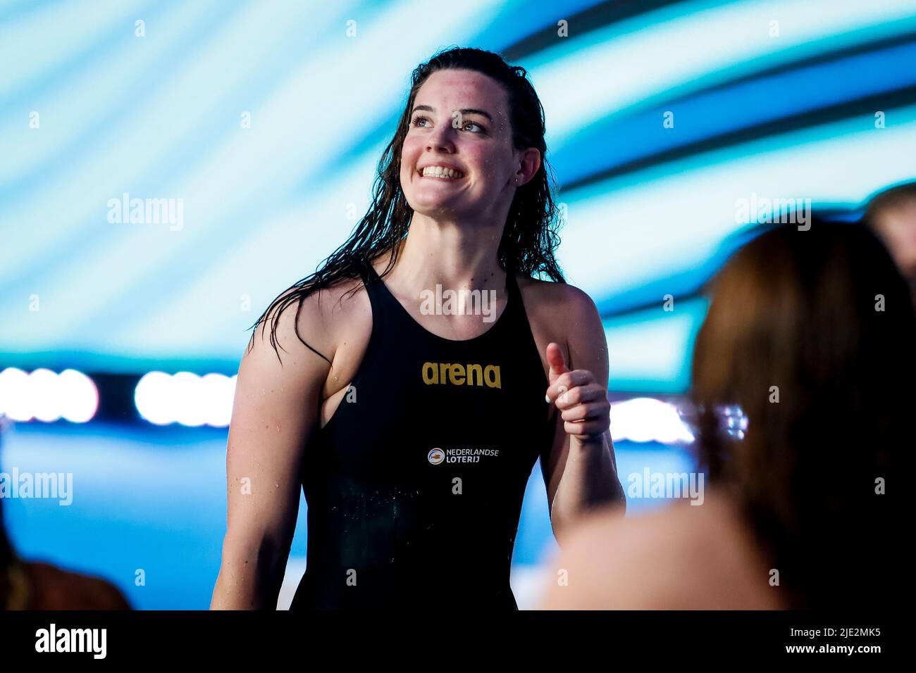 BUDAPEST, UNGARN - 24. JUNI: Tessa Giele aus den Niederlanden, nachdem sie am 24. Juni 2022 in Budapest, Ungarn, in der Duna Arena beim Mixed 4x100 m Freestyle Relay Finale während der FINA World Aquatics Championships Schwimmen teilgenommen hat (Foto von Nikola Krstic/Orange Picics) Credit: Orange Pics BV/Alamy Live News Stockfoto