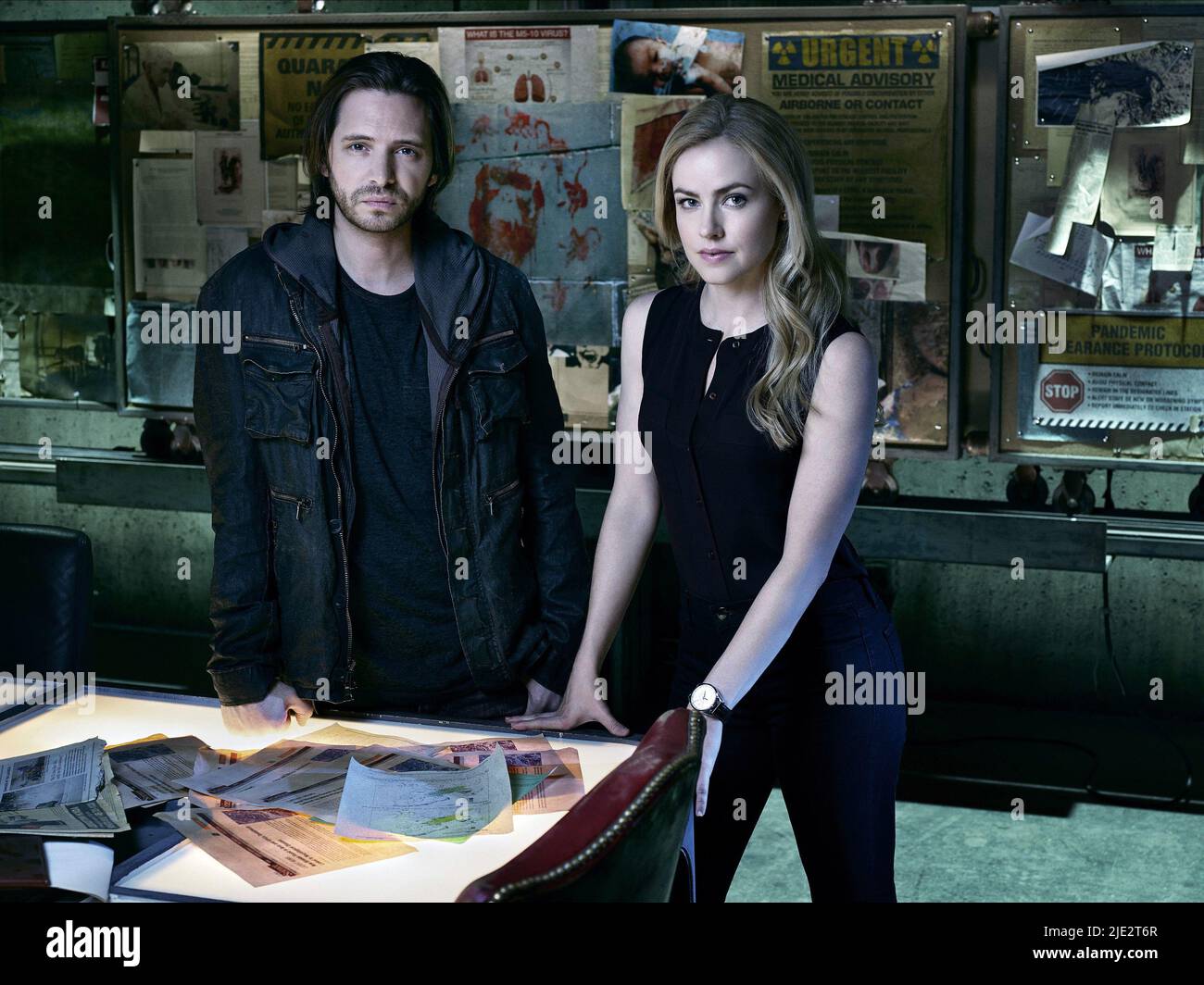 AARON STANFORD, AMANDA SCHULL, 12 Monkeys, 2015 Stockfotografie - Alamy