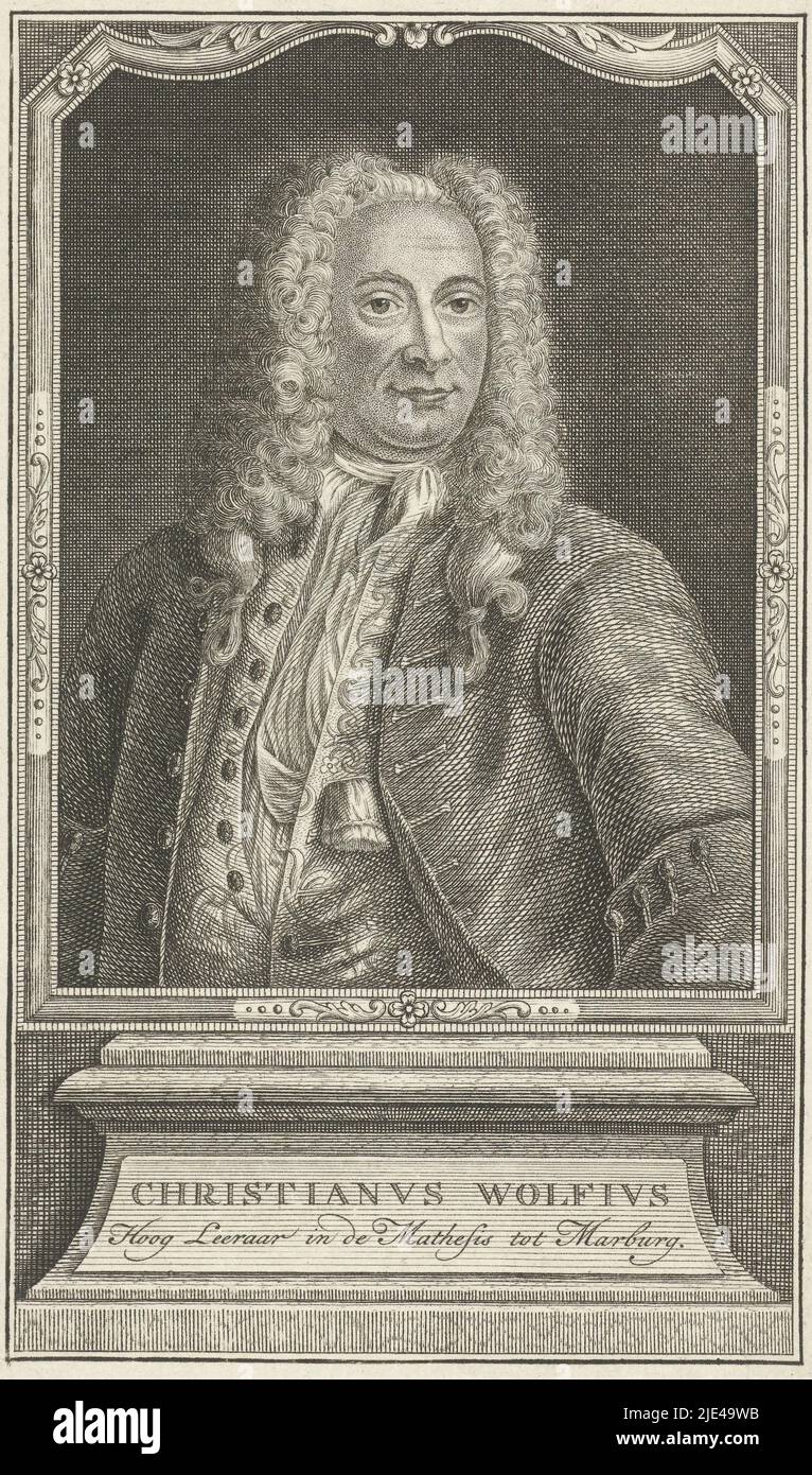 Porträt von Christian Wolff, Jacob Folkema, 1702 - 1767, Porträt in Halbfigur des Philosophen Christian Wolff, ohne Kopf. Das Porträt befindet sich auf einem Sockel, auf dem sein Name und seine Professur in Marburg angegeben sind., Druckerei: Jacob Folkema, 1702 - 1767, Papier, Radierung, Gravur, H 150 mm × B 90 mm Stockfoto