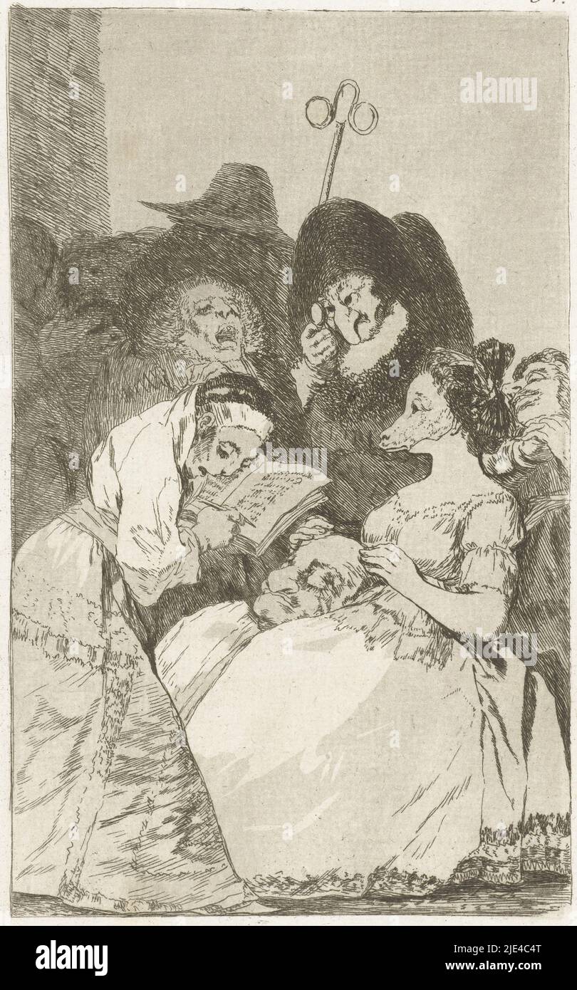 The Descent, Francisco de Goya, 1797 - 1799, Eine Frau mit einer Maske davor, ihre Hände bedeckten die Hörner auf dem Kopf, die in ihrem Schoß lagen. Gegenüber schreibt eine Frau in einem Buch. 57. Druck aus der Serie Los Caprichos., Druckerei: Francisco de Goya, Francisco de Goya, Spanien, 1797 - 1799, Papier, Ätzung, H 215 mm × B 150 mm Stockfoto