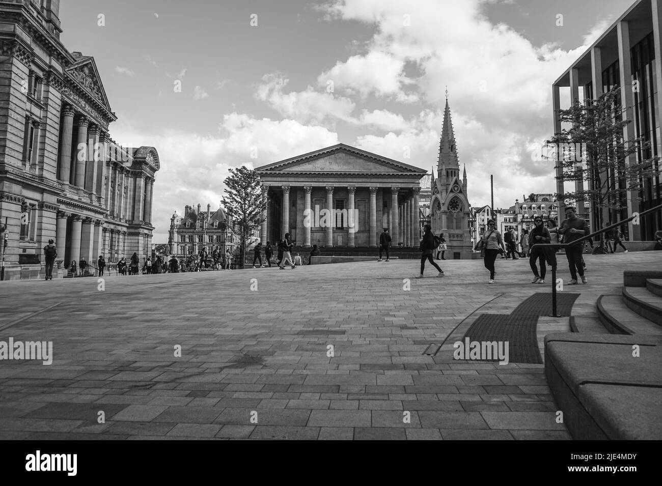 Blick auf die Straße vom Victoria Square in Birmingham UK, Stockfoto