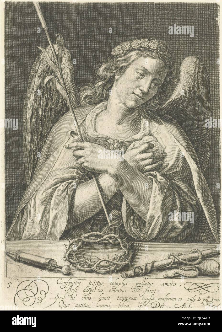Büste eines weinenden Engels, mit Schilf in der Hand, gekrönt mit einem Rosenkranz. Auf der Balustrade vor ihm sind weitere Instrumente der Leidenschaft. Nummeriert unten links: 5. Am Rand eine vierzeilige lateinische Beschriftung, weinender Engel mit Passionsinstrumenten. Druckerei: Crispijn van de Passe (I), Crispijn van de Passe (I), (auf Objekt erwähnt), Abraham Buchelius, (auf Objekt erwähnt), unbekannt, 1574 - 1637 und/oder 1944, Papier, Gravur, H 279 mm × B 198 mm Stockfoto Büste eines weinenden Engels, mit Schilf in der Hand, gekrönt mit einem Rosenkranz. Auf der Balustrade vor ihm sind weitere Instrumente der Leidenschaft. Nummeriert unten links: 5. Am Rand eine vierzeilige lateinische Beschriftung, weinender Engel mit Passionsinstrumenten. Druckerei: Crispijn van de Passe (I), Crispijn van de Passe (I), (auf Objekt erwähnt), Abraham Buchelius, (auf Objekt erwähnt), unbekannt, 1574 - 1637 und/oder 1944, Papier, Gravur, H 279 mm × B 198 mm Stockfoto