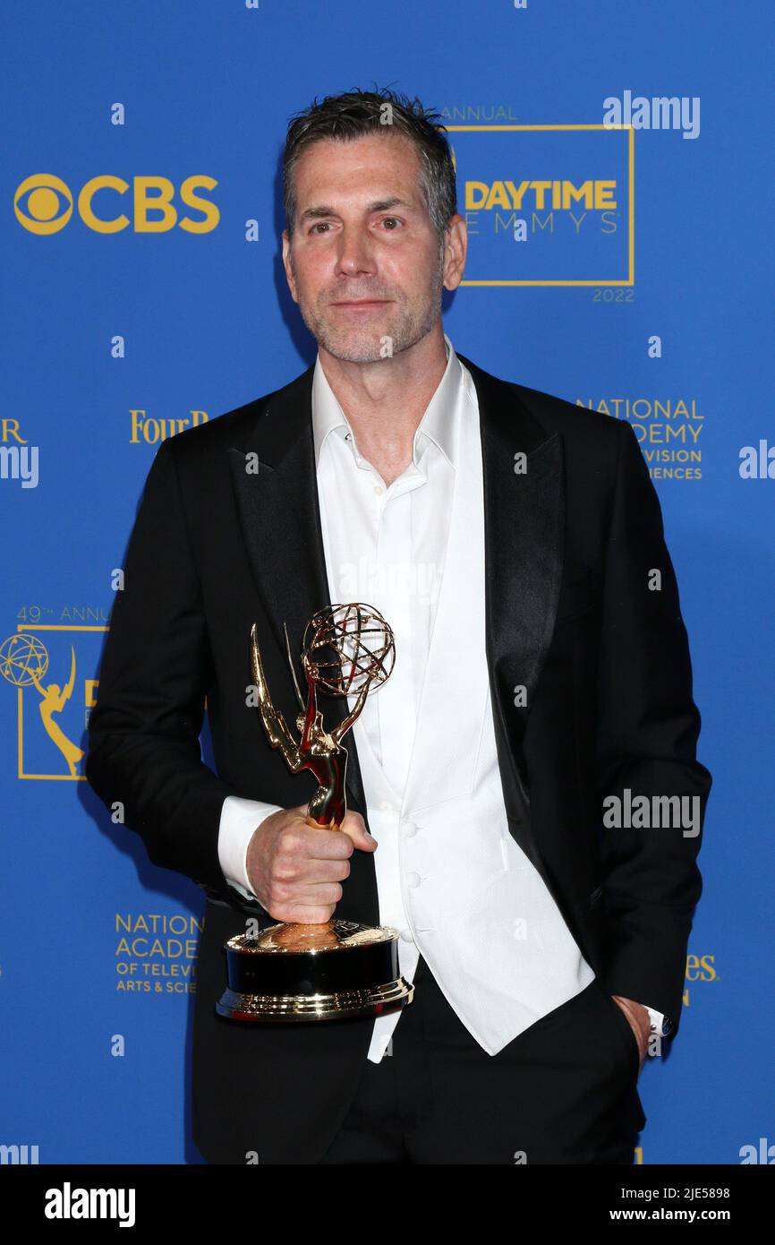 24. Juni 2022, Pasadena, CA, USA: LOS ANGELES - 24. JUNI: Frank Valentini, Executive Producer, General Hospital bei den Daytime Emmys Awards 49. im Pasadena Convention Center am 24. Juni 2022 in Pasadena, CA (Bildnachweis: © Kay Blake/ZUMA Press Wire) Stockfoto