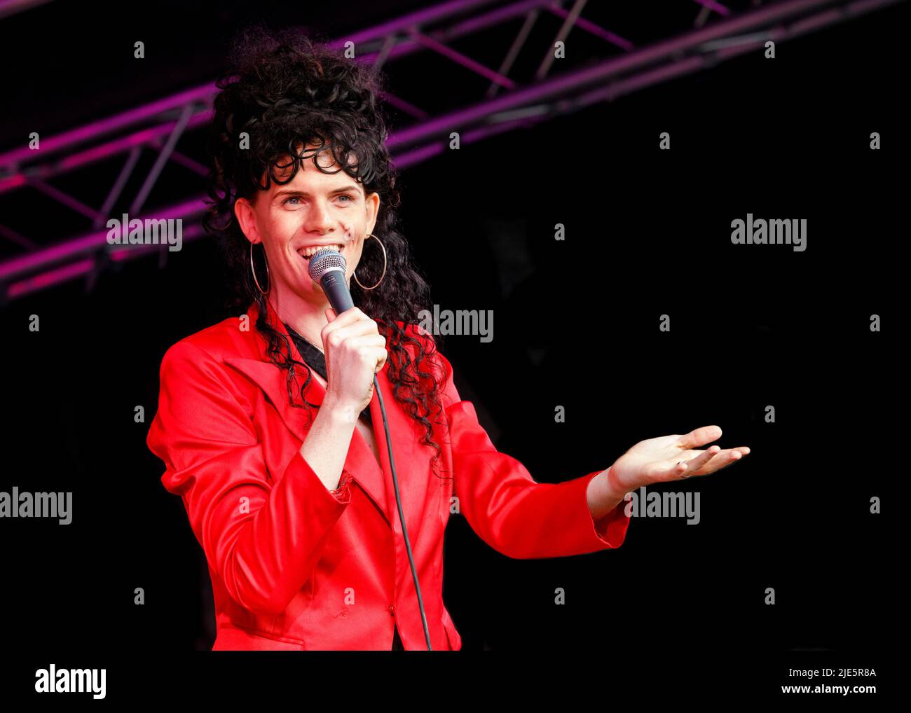 Jordan Gray, National Comedy Awards Breakthrough Comedian 2023, Pride List 2023, Comedian, Leigh Folk Festival, Essex © Clarissa Debenham / Alamy Stockfoto