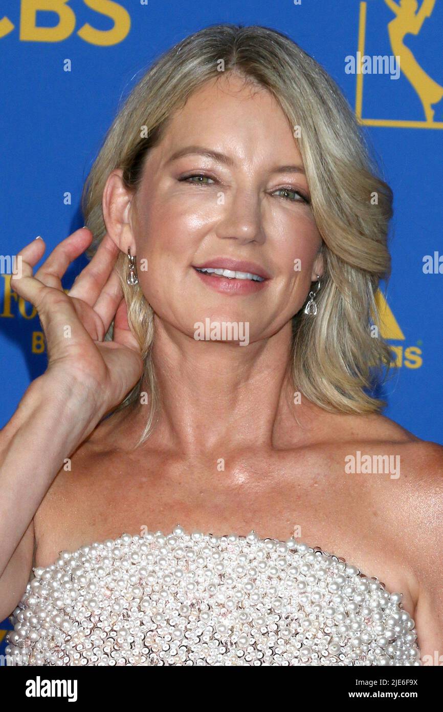 Cynthia Watros bei der Ankunft für die Annual Daytime Emmy Awards 49., Pasadena Convention Center, Pasadena, CA, 24. Juni 2022. Foto: Priscilla Grant/Everett Collection Stockfoto