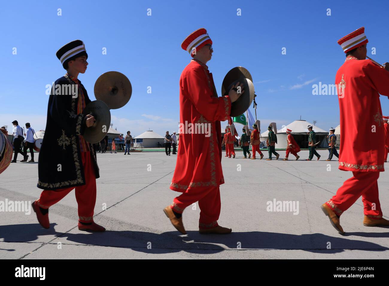 Junge Mehter Band des osmanischen Militärs beim Konzert von ETNOSPOR Feast auf dem Ataturk Airport in Istanbul Stockfoto